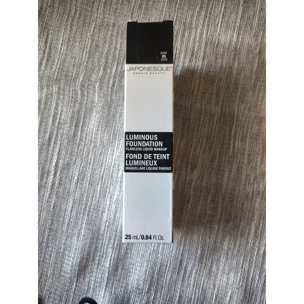 Japonesque Luminous Foundation Flawless Liquid Foundation, Shade 05 . 84 fl oz
